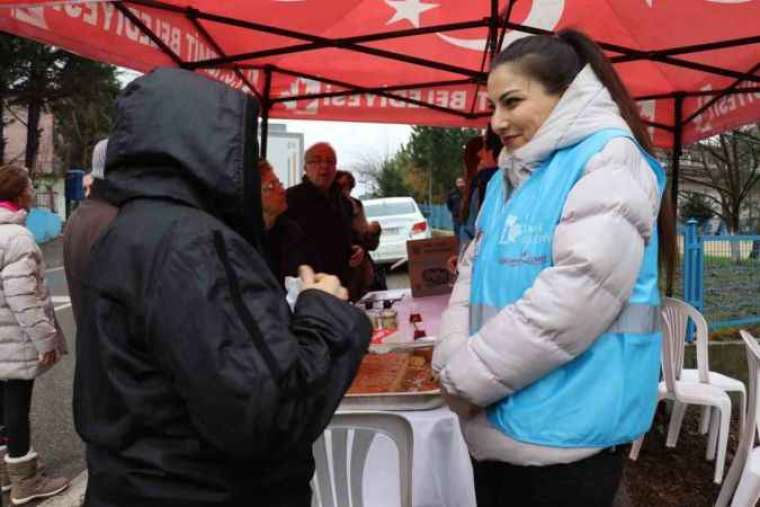 Talepleri Tek Tek Not Alıyorlar 1