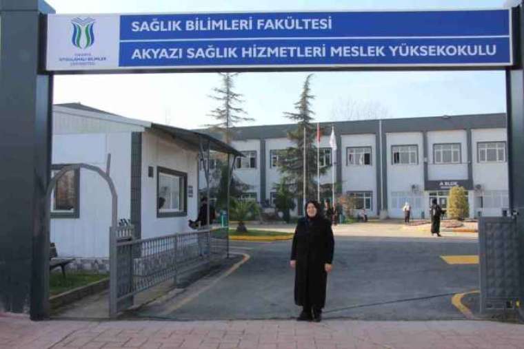 56 yaşında üniversite kazandı, şimdi hemşire olmak için dirsek çürütüyor 1