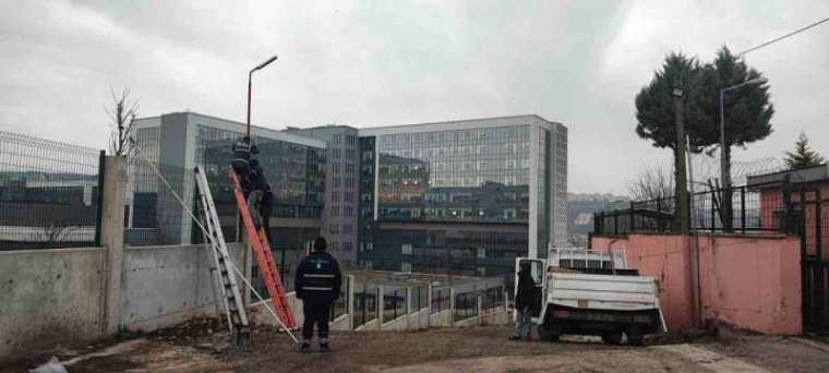 Şehir Hastanesi bağlantı yolu güneş enerjisi ile aydınlatılıyor 2