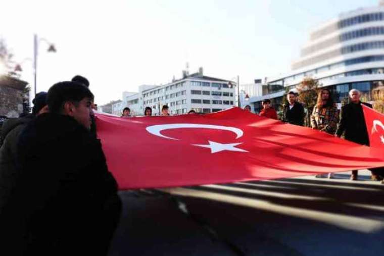 Bolu'da Gençler Şehitlerimizi Anma Yürüyüşü Düzenledi 7