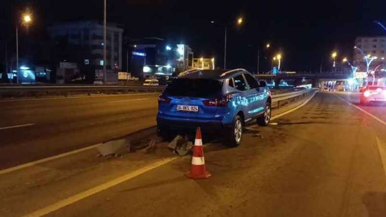 İlginç Kaza: Aracı Bariyerde Askıda Kaldı,Sürücü Olay Yerinden Gitti! 3