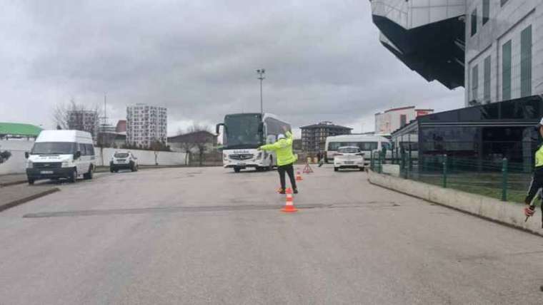 Bolu’da Otogarda Kış Lastiği Uygulaması! 1