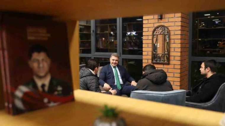 Düzce Valisi Aslan'dan, Millet Kıraathanesinde Sıcak sohbet  3