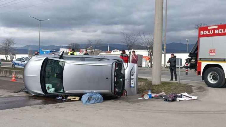 Minibüsle Çarpışan Araç Yan Yattı 2