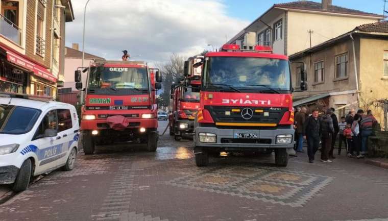 Sakarya’da İki Katlı Ev Alev Aldı 4