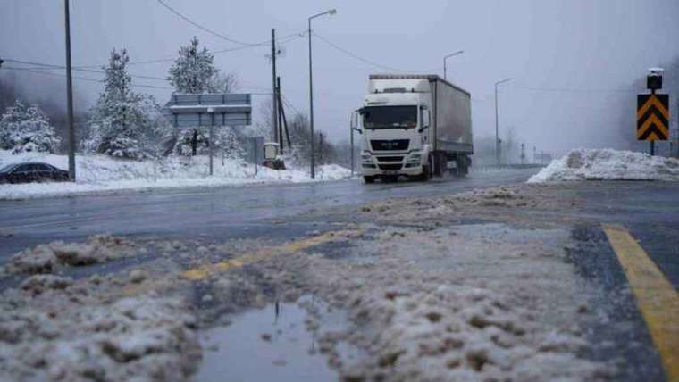 Bolu Dağı’nda Hafif Kar Yağışı Etkili Oluyor! 1