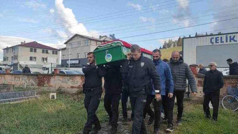 Evinde Ölü Bulunan Emekli Polis Son Yolculuğunda 5