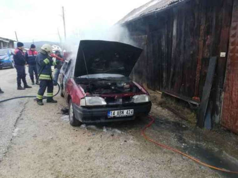 Bolu'da Aniden Alev Alan Araç Kül Oldu! 1