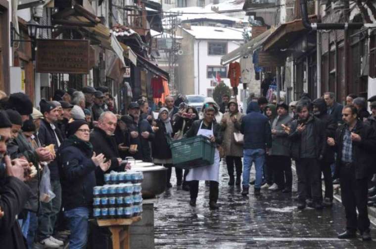 Soğuğa Aldırış Etmeden Geleneği Sürdürdüler! 2