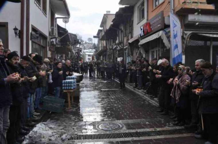 Soğuğa Aldırış Etmeden Geleneği Sürdürdüler! 4