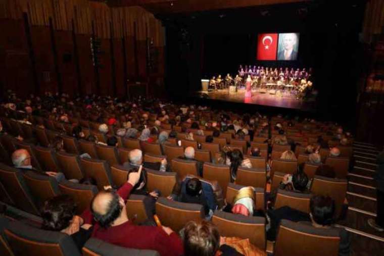  Büyükşehir Belediyesi Kadınlar Korosu Türk müziğinin Eşsiz Eserlerini Seslendirdiler! 1