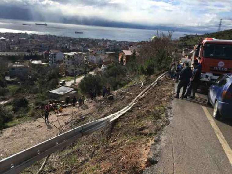 Uçuruma Yuvarlanan Vinç Yüklü Kamyon Paramparça Oldu: 1 Ölü 4