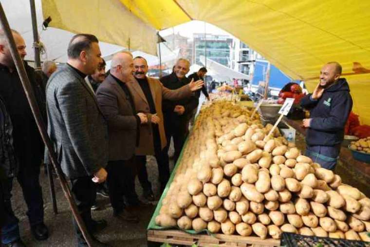 Emek Mahallesi’ne 3 Bin 200 Metrekarelik Kapalı Pazar Yapıldı! 1