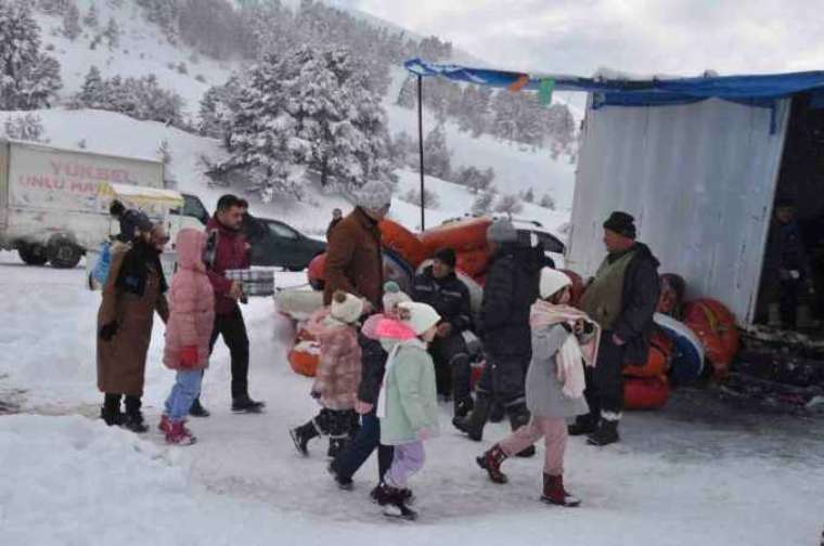 Bolu’nun Örencik Yaylası’nda Köylülerin Pisti Kayak Merkezi Haline Geldi! 2