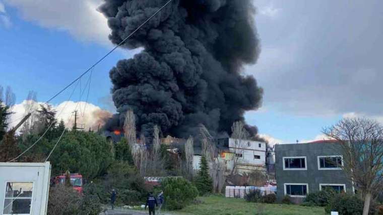 Gebze’de Bir Fabrikada Yangın Meydana Geldi- Müdahale Sürüyor 3