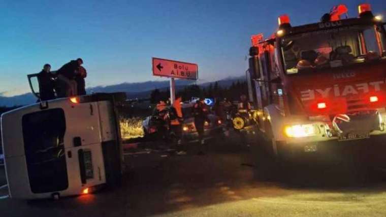 Bolu’da Minibüs İle Otomobil Çarpıştı: Araçta Sıkışan Sürücü Yaralandı!  3