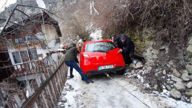 Tatile Giden Aile Ölümden Döndü 5