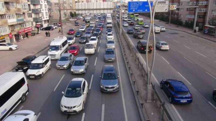  Kocaeli İzmit'te Trafik Kazası: 4 Yaralı 5