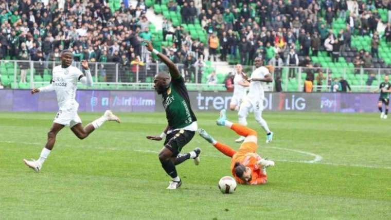 Trendyol 1. Lig: Sakaryaspor: 3 - Çorumspor: 1 4