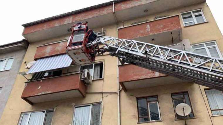 Sakarya'da 69 Yaşındaki Bir Adam Evinin Balkonunda Vurulmuş Halde Bulundu 2