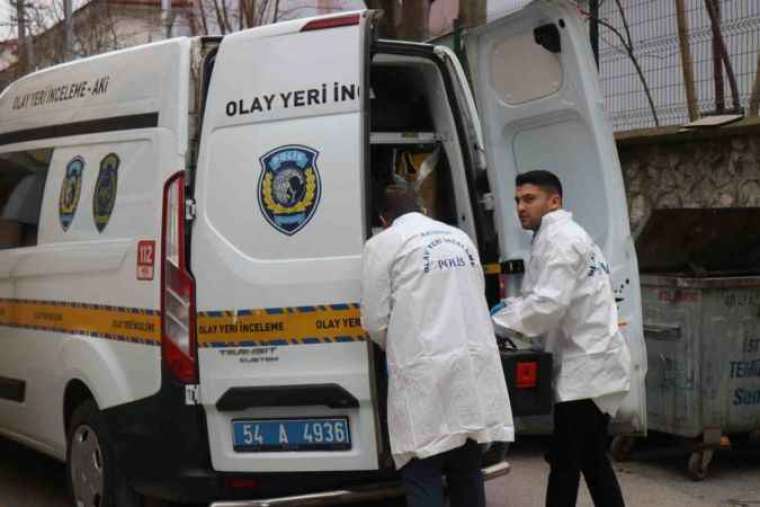 Sakarya'da 69 Yaşındaki Bir Adam Evinin Balkonunda Vurulmuş Halde Bulundu 4