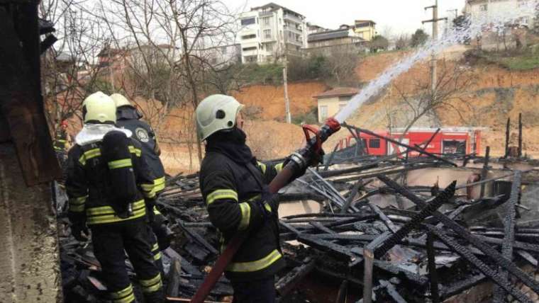 Kocaeli'de Yangın faciası: 2 Ev Küle Döndü 2