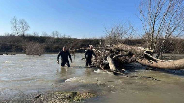 Yardım İsteyen Kadın'ın Cansız Bedeni Nehir'de Bulundu 4