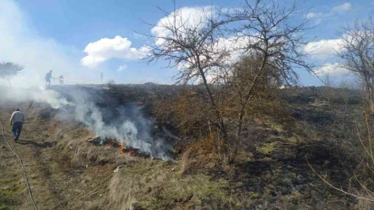 Bolu'nun Aşağıkuldan Köyü Mezarlığında Yangın Çıktı 2