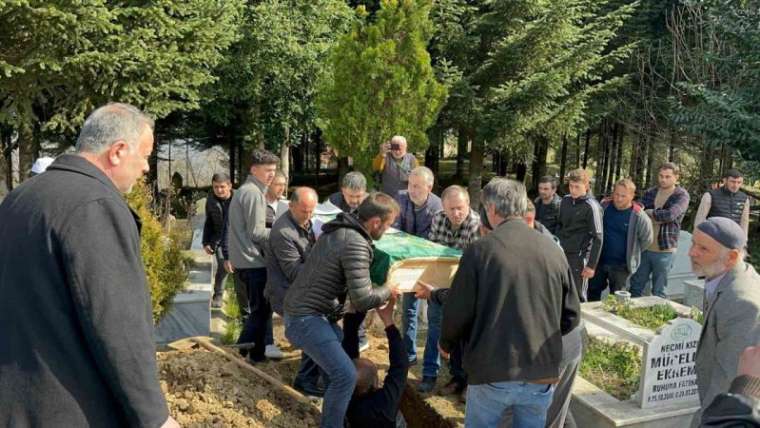 Öldürülen Kadın Son Yolculuğuna Uğurlandı 8