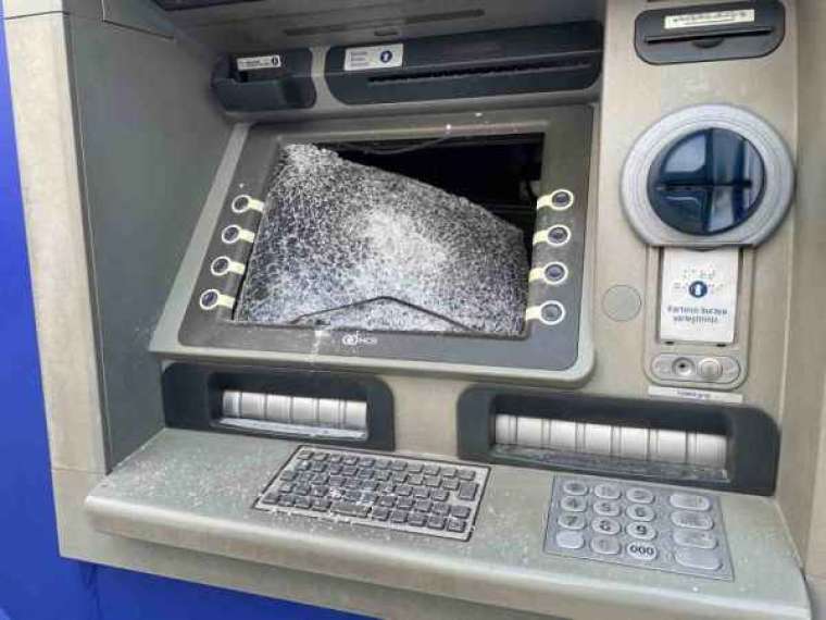 Sakarya'da Banka ATM'lerine Saldırı Gerçekleşti!⬇ 1