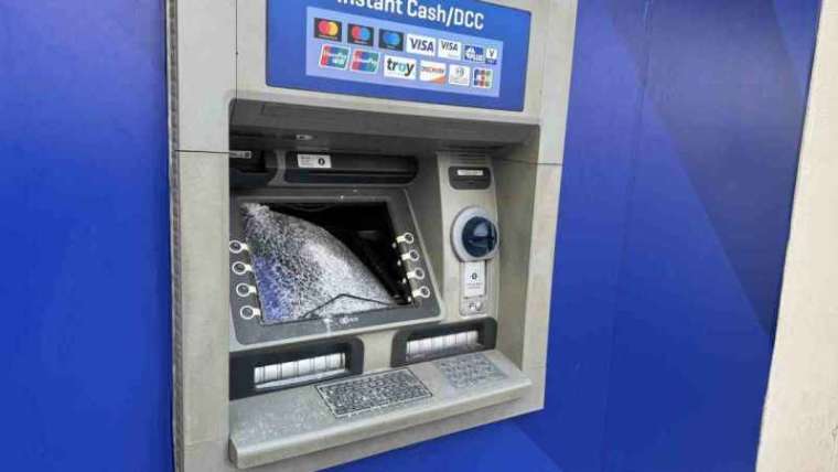 Sakarya'da Banka ATM'lerine Saldırı Gerçekleşti!⬇ 3