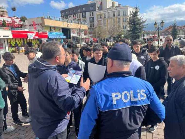 Lise Öğrencileri ve Polislerden Dolandırıcılıkla Mücadelede Güç Birliği! 2