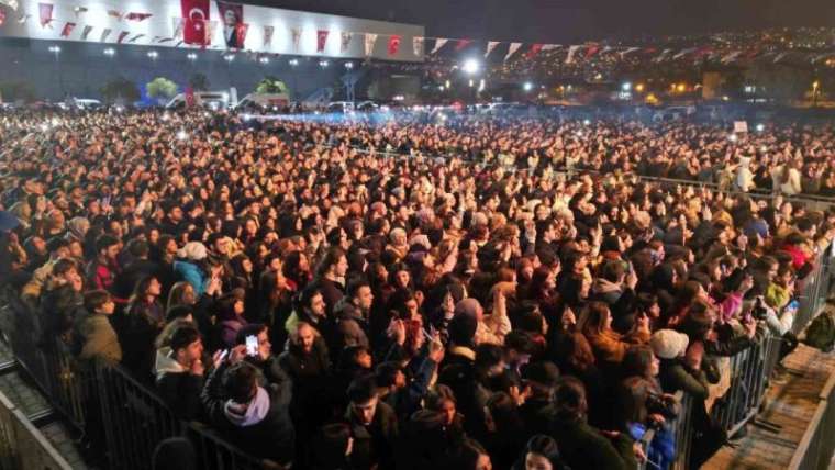 Emir Can İğrek ile Kadın Festivali'nde Müzik Dolu Bir Gece! 3