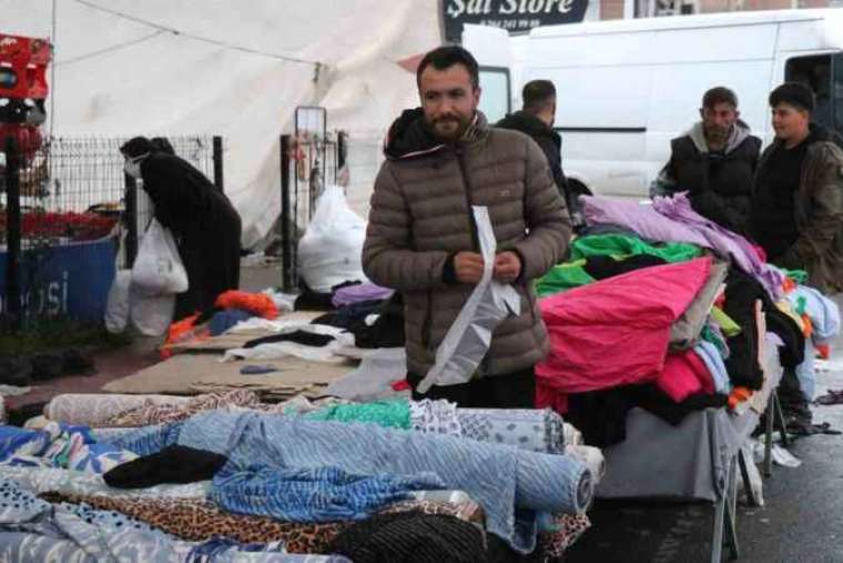 Pazarda Fenomen Olan Pazarcı, Arkadaşlarının Yardımıyla Hayalini Gerçekleştirdi 1