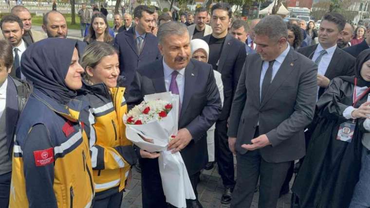 Fahrettin Koca: “Randevu Alıp Gelmeyenlerin Sayısı 23 Milyon Kişi” 2