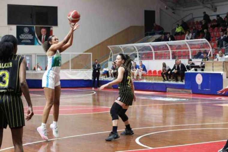 Kadınlar Basketbol Süper Ligi: İzmit Belediyespor: 113 - Çankaya Üniversitesi: 104 3