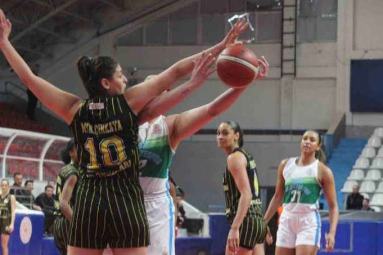 Kadınlar Basketbol Süper Ligi: İzmit Belediyespor: 113 - Çankaya Üniversitesi: 104 4