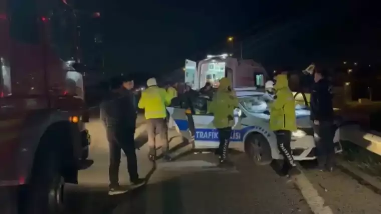 TEM’de Polis Aracı Bariyere Çarptı: 2 Polis Yaralı... 4