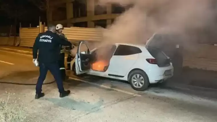 Kocaeli'de Gece Yolculuğu Alevlerle Kesildi 1