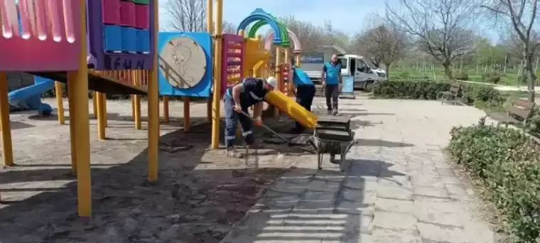 Kocaeli Büyükşehir'den Parklara Yaz Bakımı 1