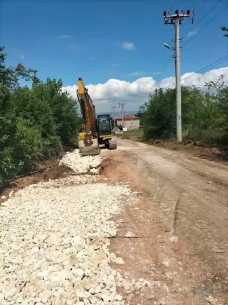 Kartepe’nin Bozulan Yolları Yenileniyor 1