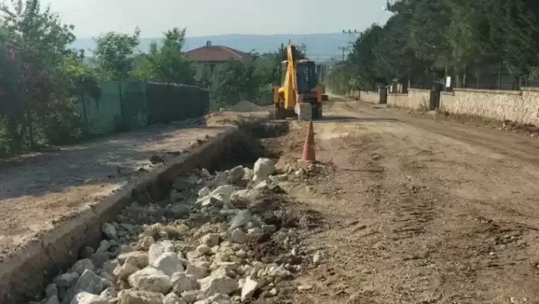 Kartepe’nin Bozulan Yolları Yenileniyor 3