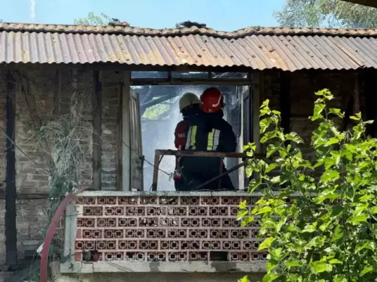 Sakarya'da Bahçeye Atılan Sigara İzmariti Yangına Neden Oldu 3