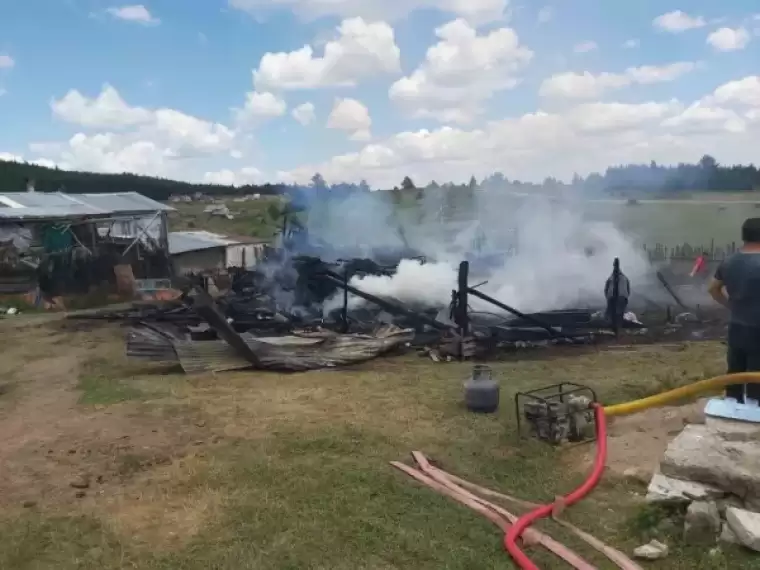 Bolu'da Yayla Evi Yangınla Kül Oldu 3