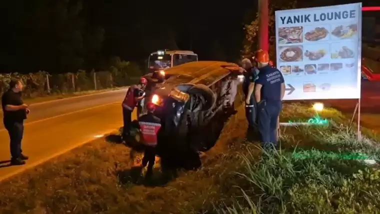 Sakarya’da Turistleri Gezdiren Minibüs Kanala Devrildi: 1 Yaralı 1