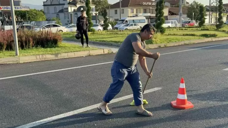 Düzce’de Otomobil Motosikletle Çarpıştı: 3 Yaralı 2