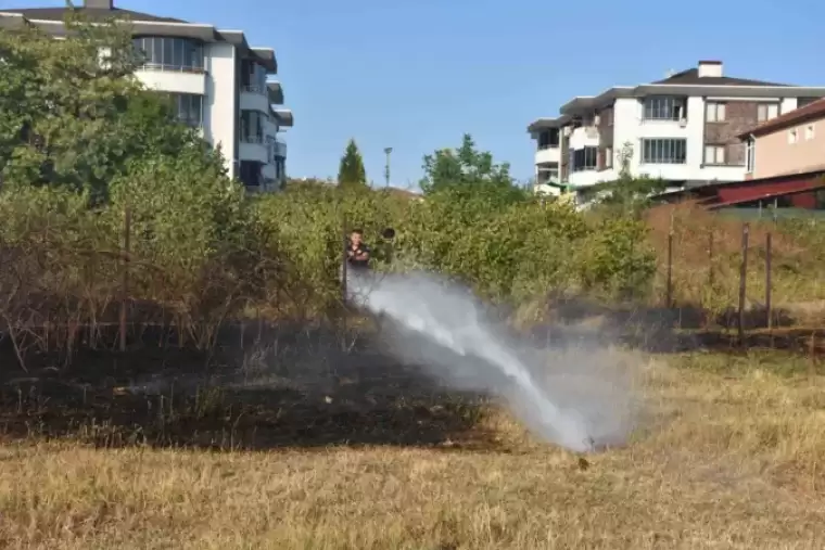 Sakarya’da Arazi Yangını Ekipleri Harekete Geçirdi 6