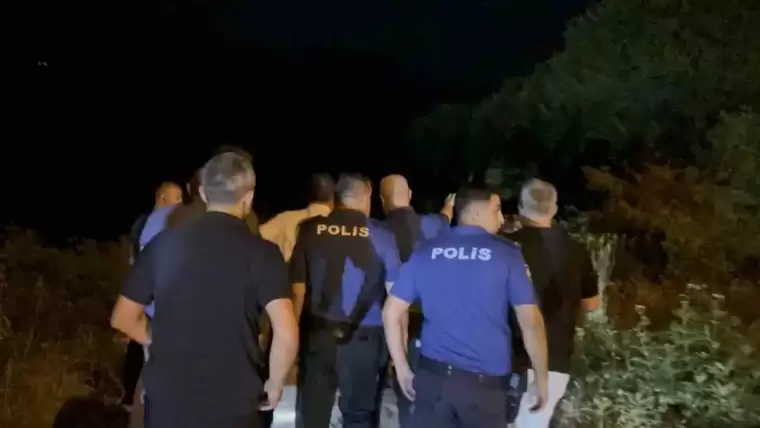 Düzce’de Örtü Yangını Büyümeden Söndürüldü 11