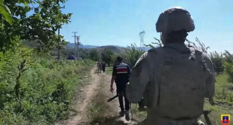 Jandarmadan Uyuşturucu ve Kaçakçılık Operasyonu: 128 Gözaltı, 2 Tutuklama 1