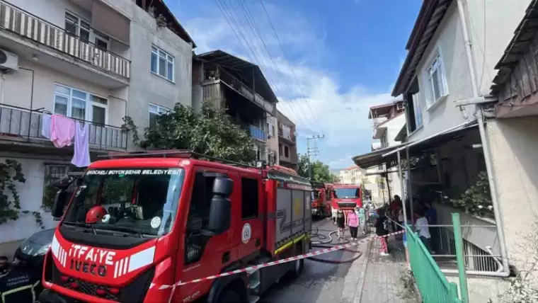 İzmit'te Ağlatan Yangın: 1’i Bebek 4 Kişi Dumandan Etkilendi 4